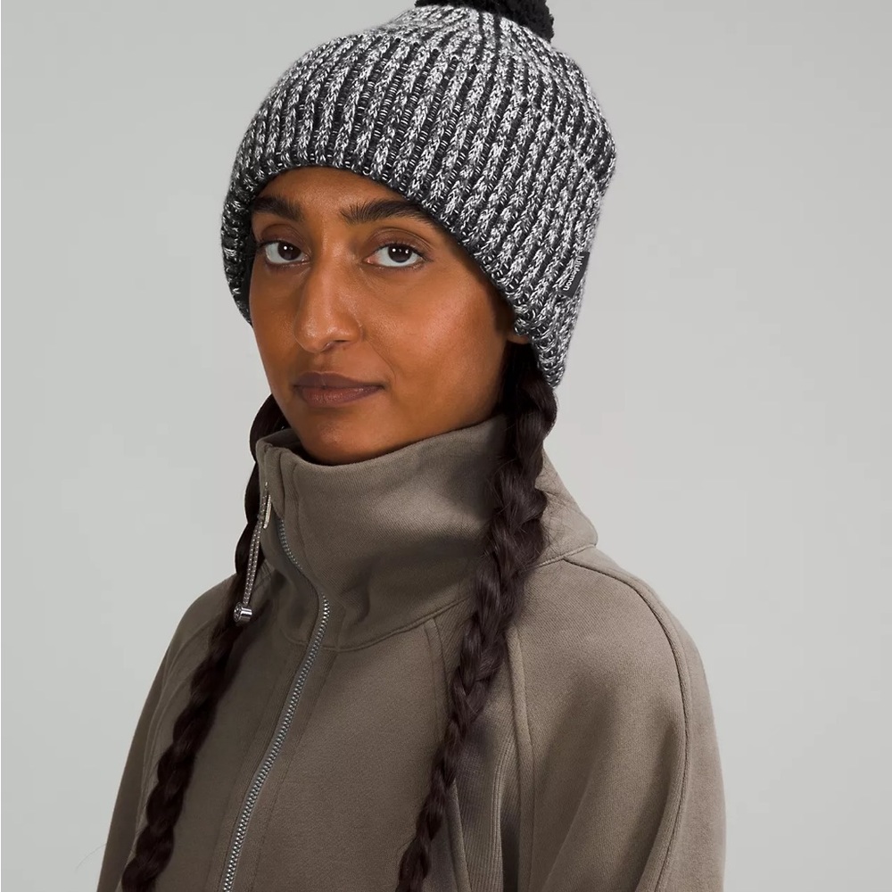 lululemon Textured Fleece-Lined Knit Beanie - Picture 3 of 7